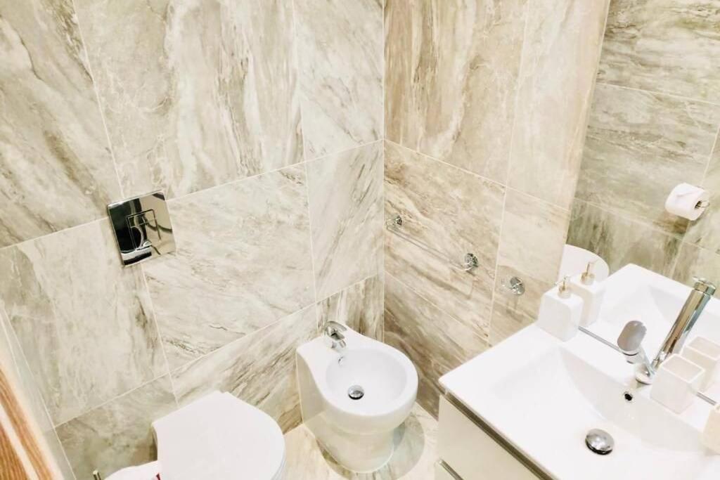 Holiday House Savona Bagian luar foto