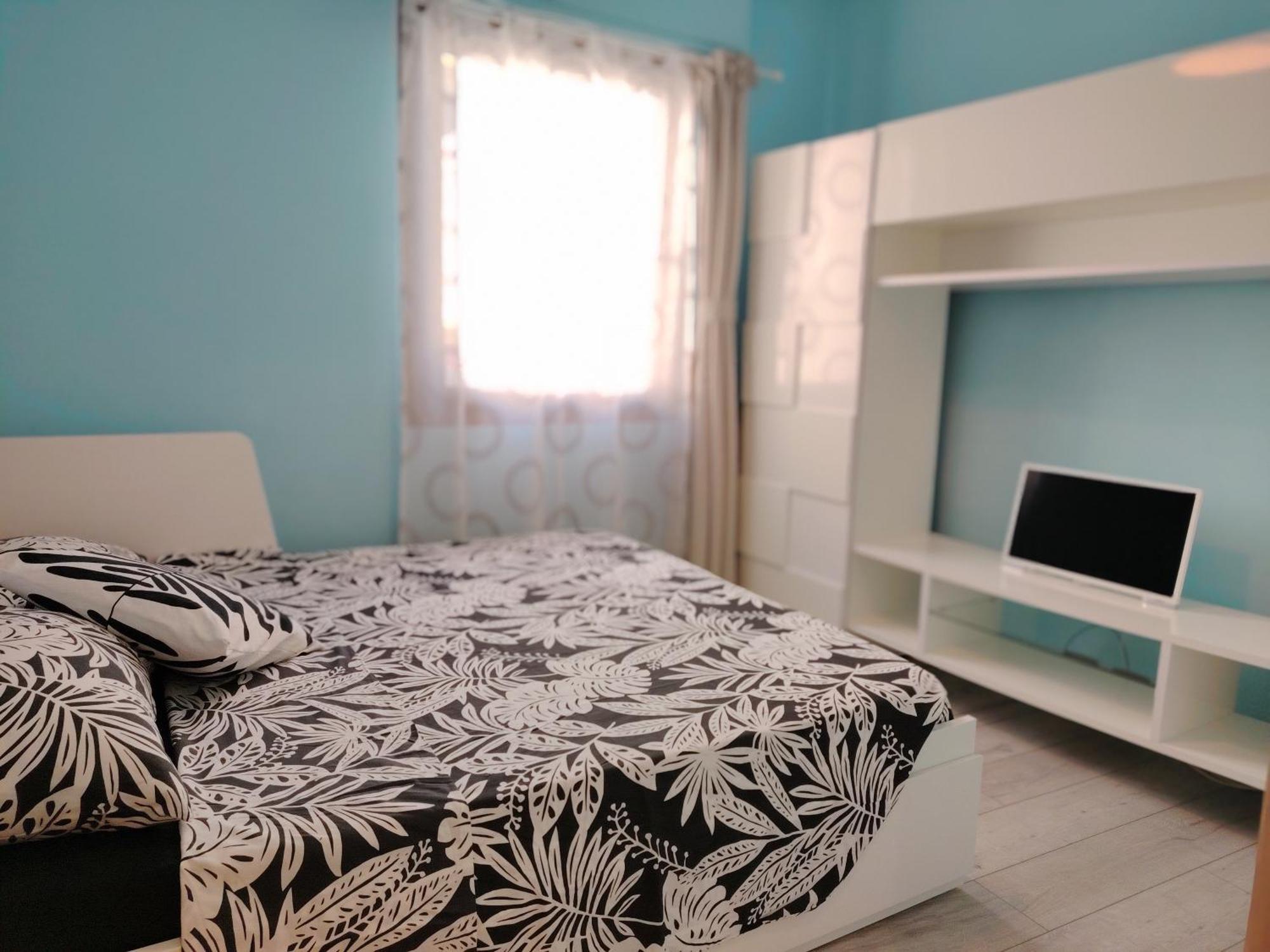 Holiday House Savona Bagian luar foto