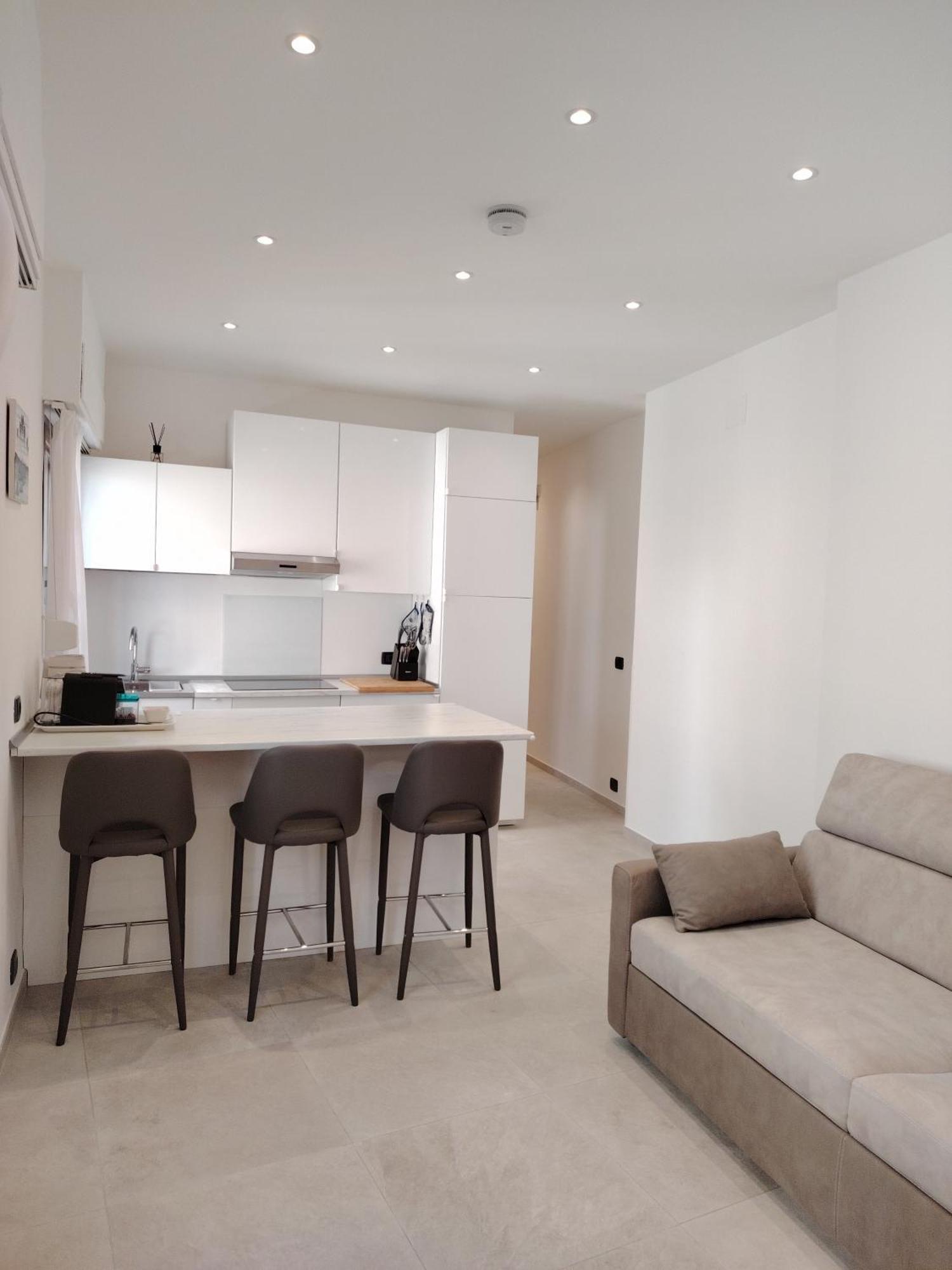 Holiday House Savona Bagian luar foto